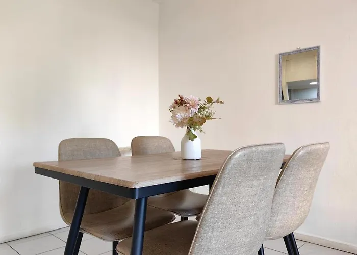 Api Api Apartment Homestay Beside Centre Point 1Br 3Pax