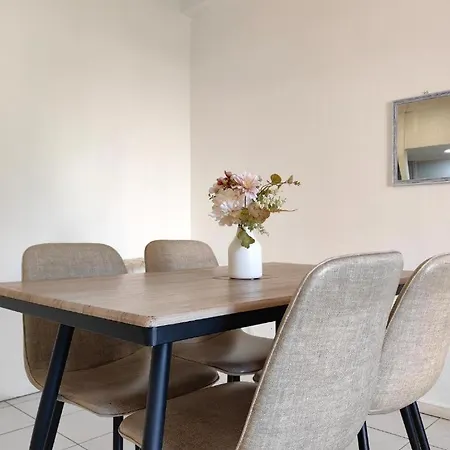 Api Api Apartment Homestay Beside Centre Point 1Br 3Pax Kota Kinabalu Exterior photo
